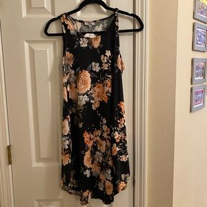 NWT Medium white Birch Black Floral Shift Dress